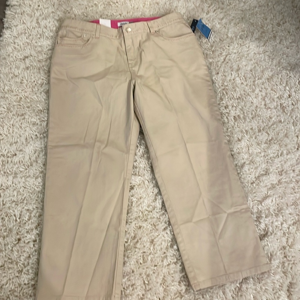 IZOD Tan Cropped Pants